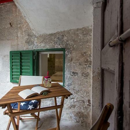 Studio Apartman "Brce" Kastela Bagian luar foto