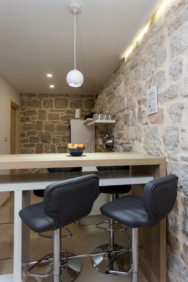 Studio Apartman "Brce" Kastela Bagian luar foto