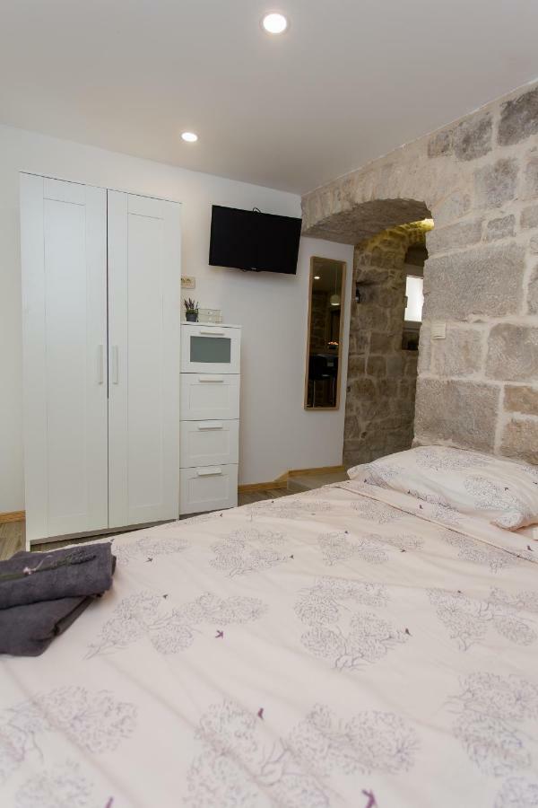 Studio Apartman "Brce" Kastela Bagian luar foto